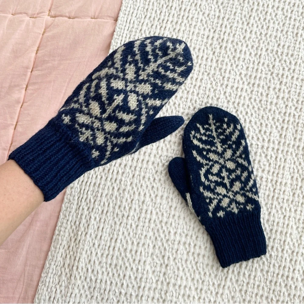 Vintage Norwegian Wool Hand Knitted Fair Isle Mittens